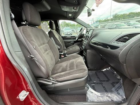 Used 2017 Dodge Grand Caravan SE FWD image 24