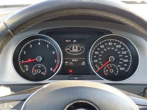 Used 2015 Volkswagen Golf S image 11