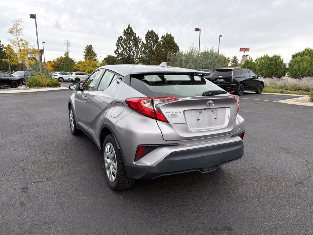 Used 2020 Toyota C-HR LE FWD image 3