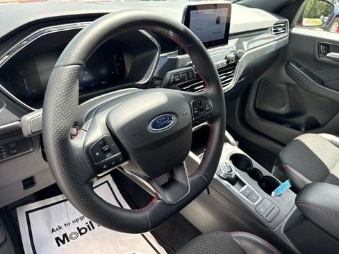 Used 2025 Ford Escape ST-Line AWD/4WD image 28