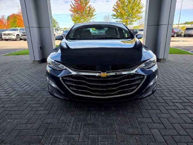 Used 2019 Chevrolet Malibu Premier w/ Sun and Wheel Package FWD image 6