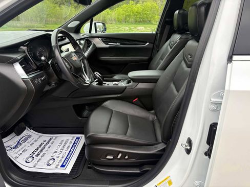 Used 2024 Cadillac XT6 Premium Luxury w/ Technology Package AWD/4WD image 6