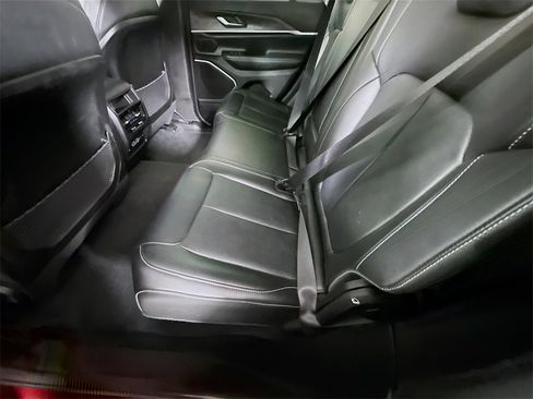 Used 2022 Jeep Grand Cherokee Limited 4xe image 30