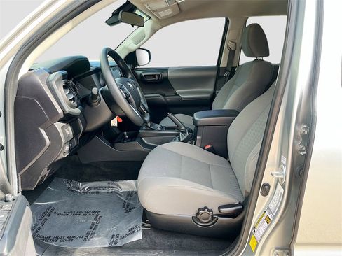 Used 2022 Toyota Tacoma SR image 19