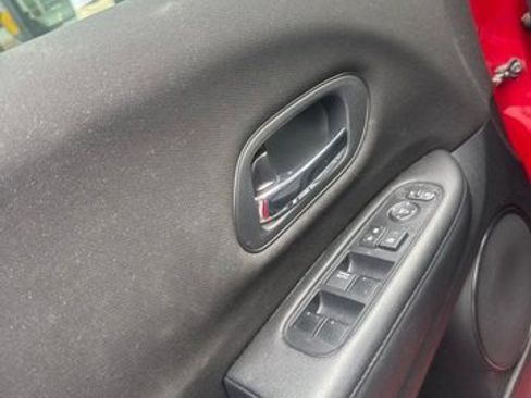 Used 2017 Honda HR-V LX image 10