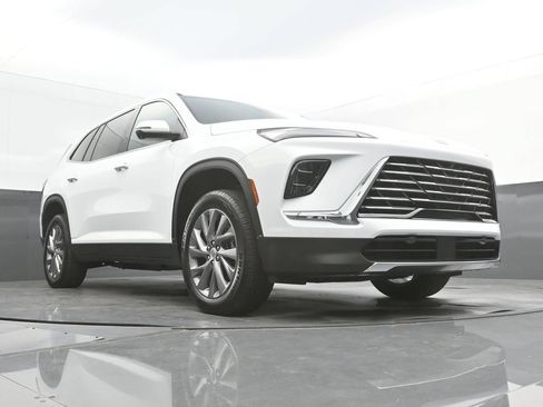 Used 2026 Buick Enclave Preferred w/ Power Package FWD image 51