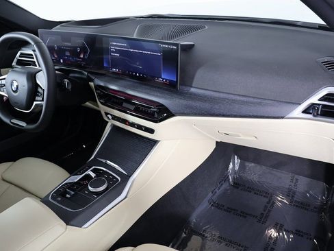 Used 2025 BMW 330i Sedan w/ Premium Package image 9