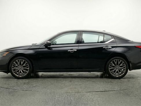 Used 2025 Nissan Altima 2.5 SV FWD image 5