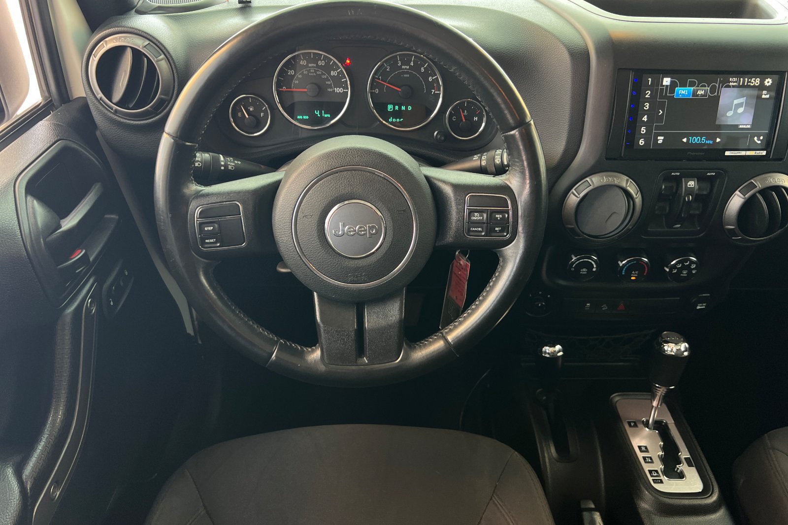 Used 2018 Jeep Wrangler Unlimited Sport S AWD/4WD image 18