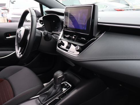 Used 2025 Toyota Corolla SE FWD image 11