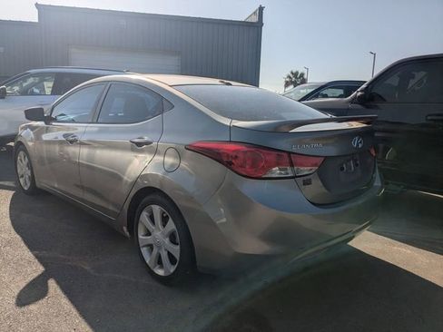 Used 2013 Hyundai Elantra Limited w/ Technology Pkg FWD image 3