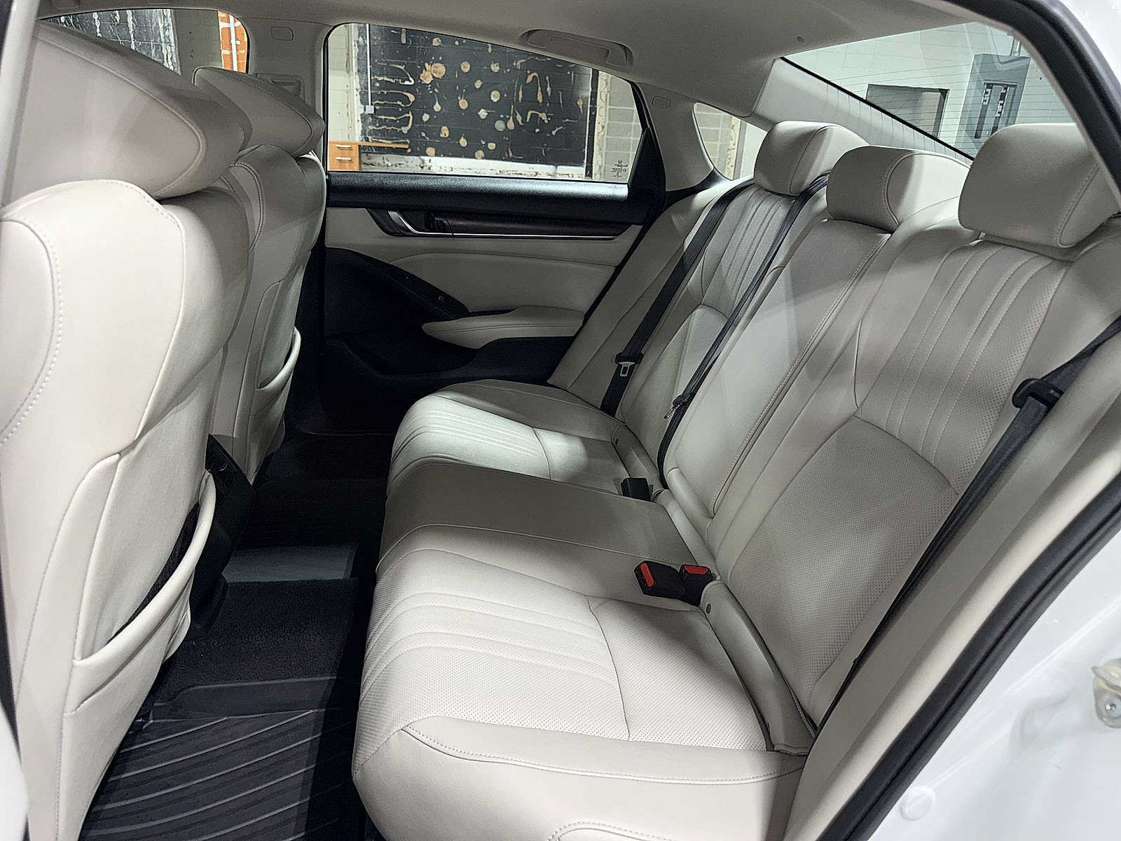 Used 2019 Honda Accord Touring image 17