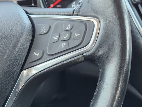 Used 2017 Chevrolet Malibu LT image 28