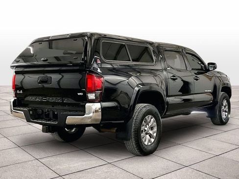 Used 2019 Toyota Tacoma SR5 AWD/4WD image 12