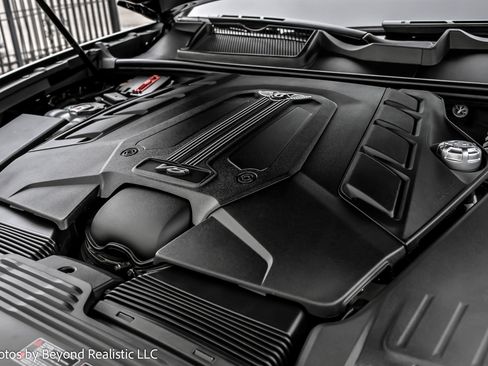 Used 2022 Bentley Bentayga image 20