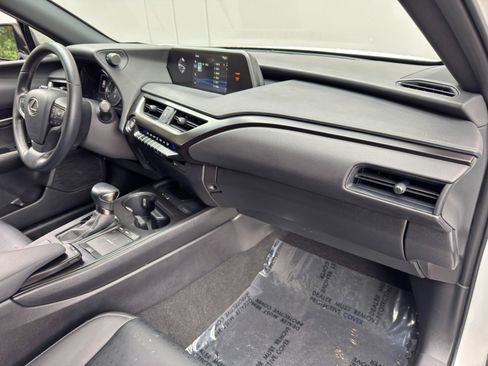 Used 2022 Lexus UX 200 w/ Accessory Package (Z2) FWD image 13