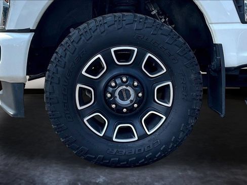 Used 2024 Ford F350 Platinum w/ FX4 Off-Road Package AWD/4WD image 35