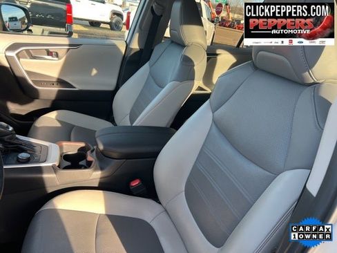 Used 2021 Toyota RAV4 Limited image 15