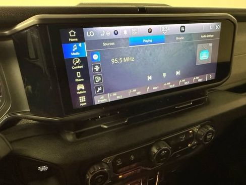 Used 2024 Jeep Wrangler Unlimited Sport AWD/4WD image 28