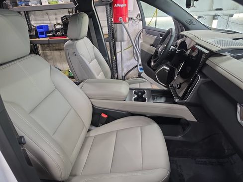 New 2026 GMC Acadia Elevation w/ Elevation Premium Package AWD/4WD image 10