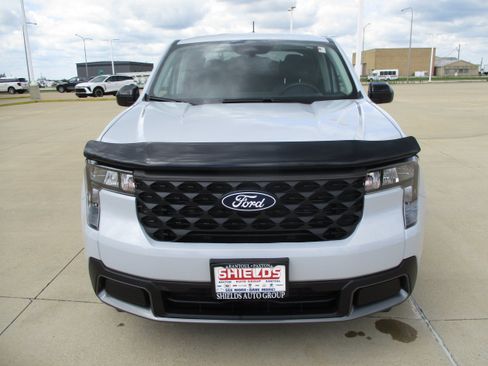 Used 2025 Ford Maverick XLT w/ Equipment Group 301A AWD/4WD image 11