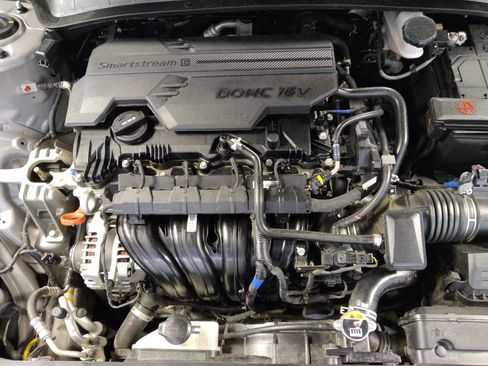 Used 2024 Hyundai Elantra SEL FWD image 30