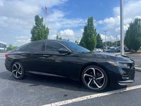 Used 2019 Honda Accord Sport image 4