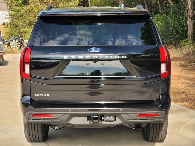 Used 2026 Ford Expedition Active RWD image 5