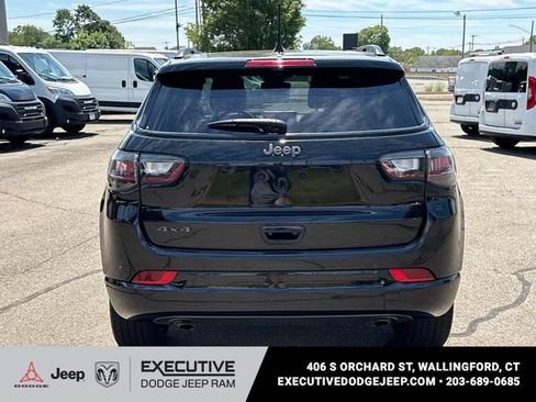 Used 2023 Jeep Compass High Altitude AWD/4WD image 3