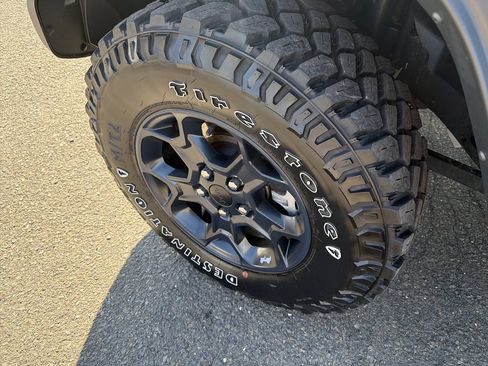 Used 2023 Jeep Wrangler Unlimited w/ Cold Weather Group AWD/4WD image 30