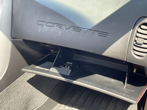 Used 2007 Chevrolet Corvette Convertible w/ Preferred Equipment Group RWD image 42