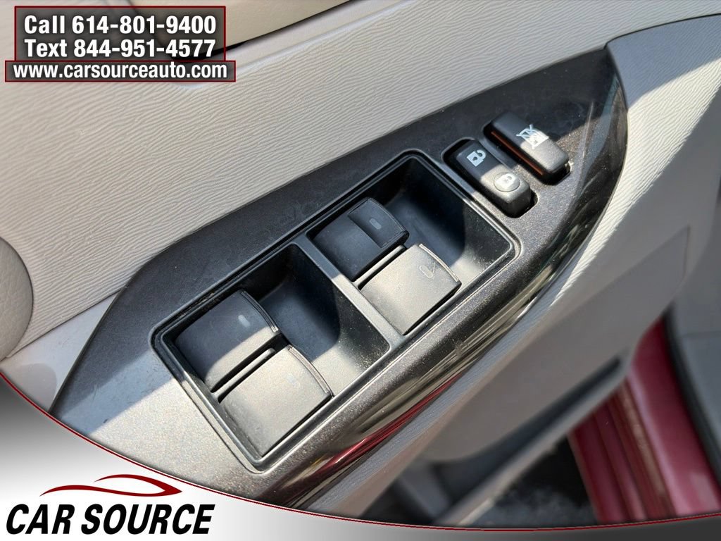 Used 2012 Toyota Sienna LE w/ Towing Pkg FWD image 17