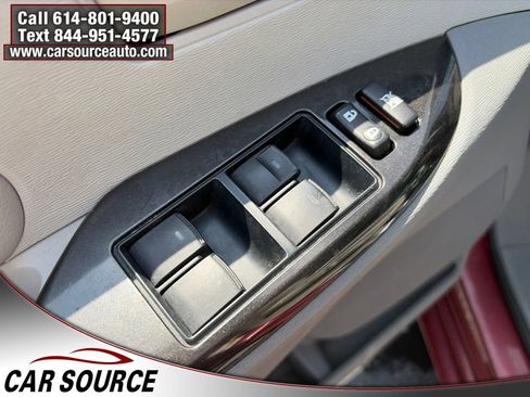 Used 2012 Toyota Sienna LE w/ Towing Pkg FWD image 17