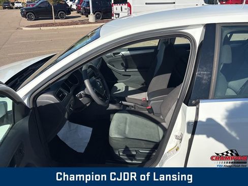 Used 2017 Volkswagen Jetta S image 17