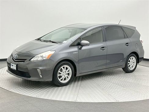 Used 2014 Toyota Prius V Three image 1