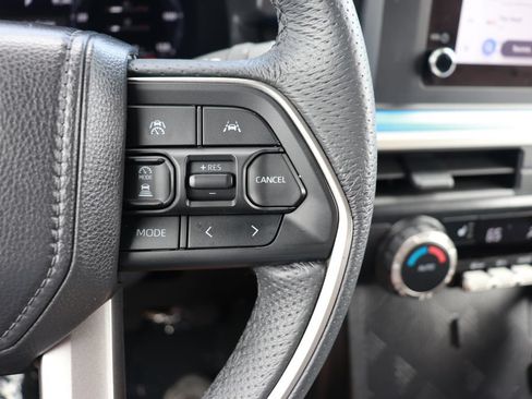 Used 2025 Toyota Tacoma TRD Off-Road AWD/4WD image 21