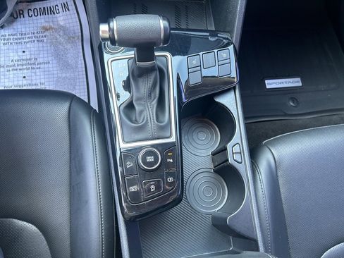 Used 2023 Kia Sportage EX image 17