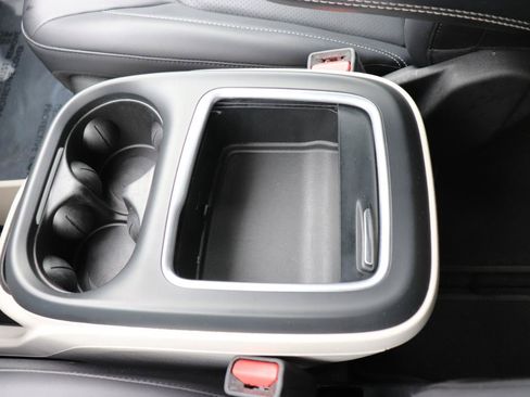 Used 2024 Chrysler Pacifica Touring-L FWD image 50