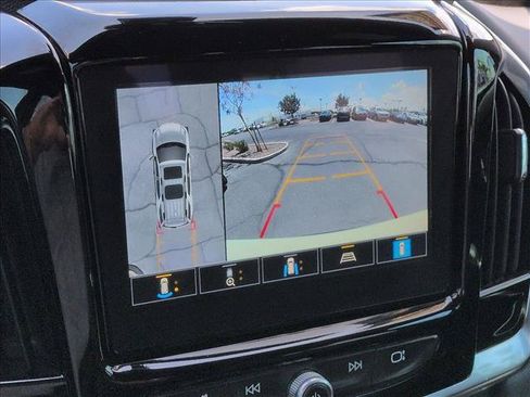 Used 2024 Chevrolet Traverse RS FWD image 20