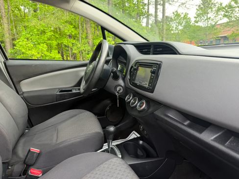 Used 2015 Toyota Yaris L FWD image 23