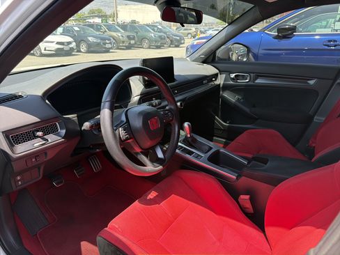 Used 2024 Honda Civic Type R image 2