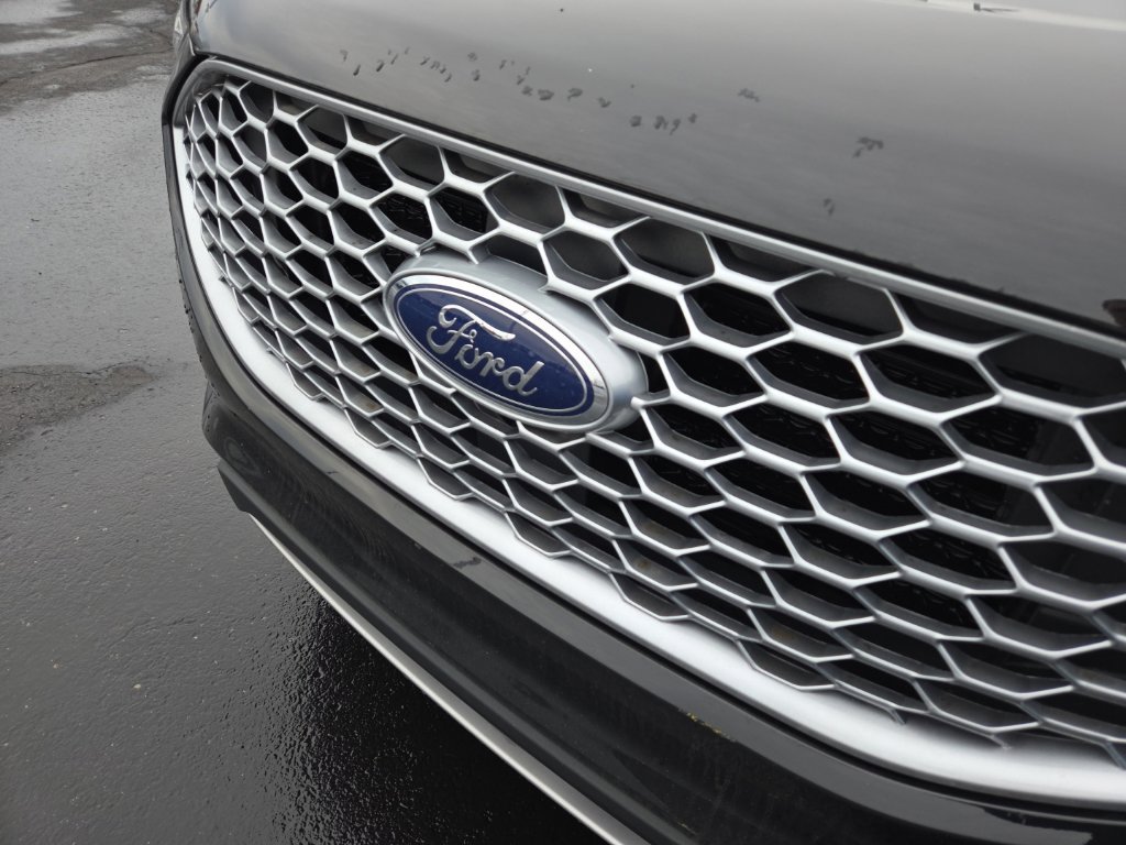 Certified 2024 Ford Edge SEL w/ Convenience Package AWD/4WD image 2