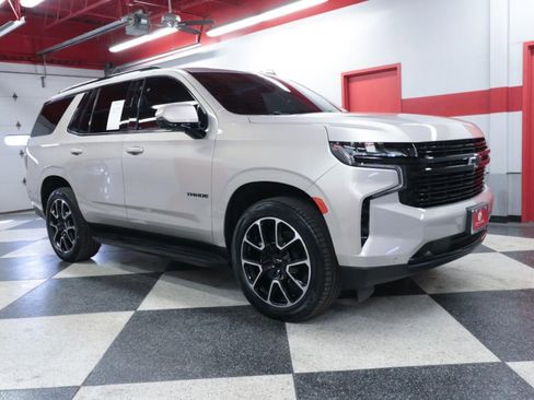 Used 2024 Chevrolet Tahoe RST w/ Luxury Package image 2