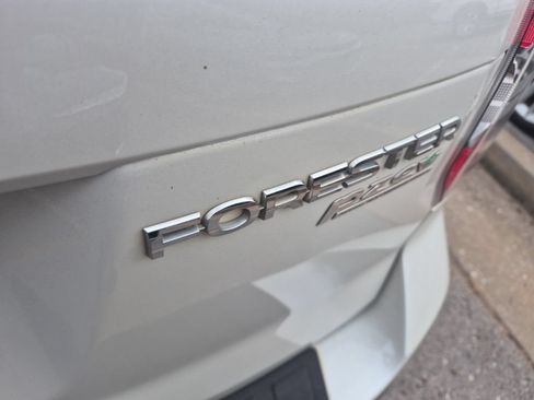 Used 2015 Subaru Forester 2.5i Premium AWD/4WD image 12