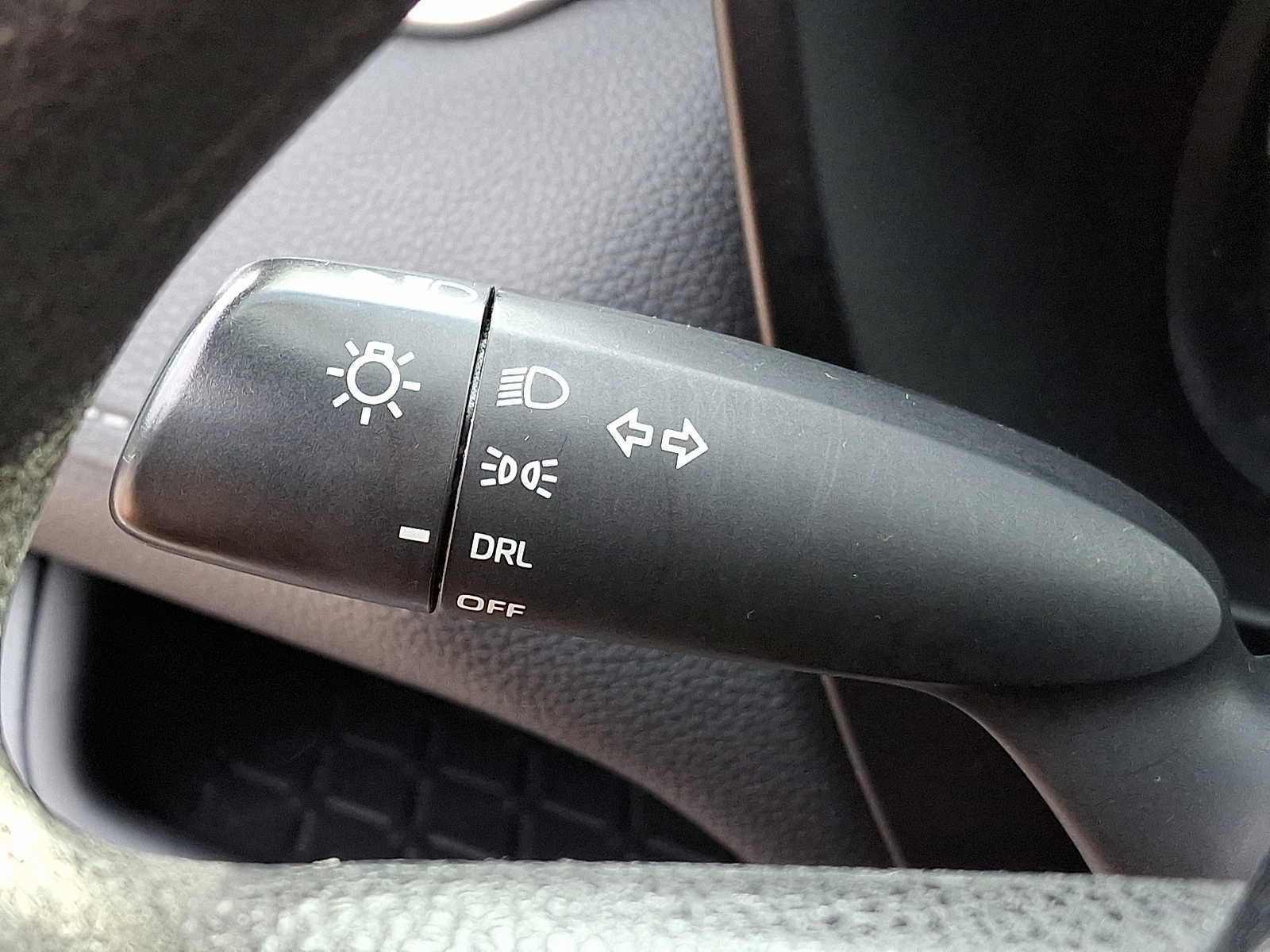 Used 2020 Toyota RAV4 LE w/ All Weather Liner Package AWD/4WD image 18