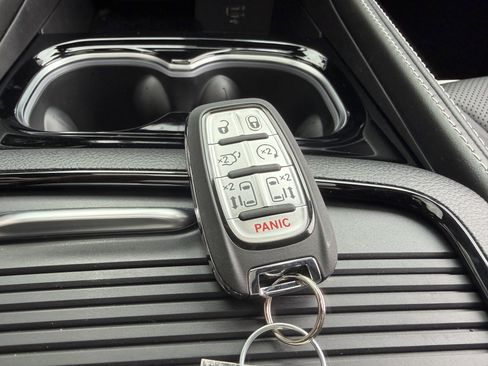 New 2026 Chrysler Pacifica Limited image 54