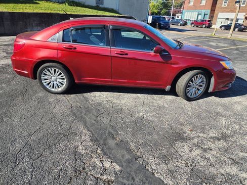 Used 2013 Chrysler 200 Touring FWD image 12