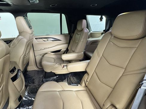 Used 2019 Cadillac Escalade Platinum AWD/4WD image 34