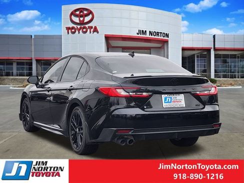 Used 2025 Toyota Camry SE image 8