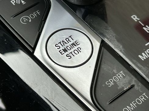 Used 2023 BMW X3 sDrive30i w/ Convenience Package image 9